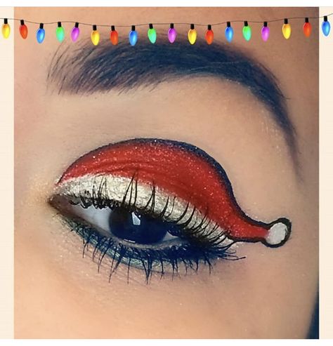 Christmas Eye Makeup Easy, Holiday Eye Makeup Christmas, Christmas Makeup For Kids, Easy Christmas Makeup Looks For Beginners, Holiday Make Up, Christmas Make Up Ideas, Simple Grinch Makeup, Simple Christmas Eyeshadow Looks, Christmas Eyeshadow Looks Easy