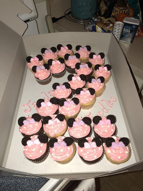 Twodooles Birthday Cake, Minnie Mouse 2nd Birthday Party Cake, Cheap Minnie Mouse Party Ideas Diy, Minnie Mouse 2 Year Party, Minnie Mouse Birthday Party Ideas 2nd Cake, Minnie Mouse Oh Twodles Birthday Cake, Oh Twoodles Girl Birthday Cake, Mickey Mouse 3rd Birthday Girl, Twoodles Birthday Cake