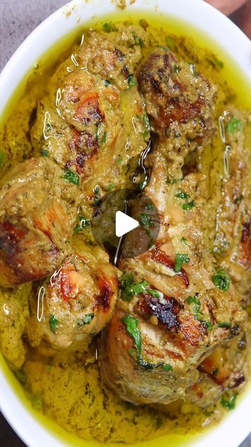 Paneer Chicken Recipes, Instagram Food Recipes, Green Chikan Recipe, Amul Cream Recipes, Chicken Snacks Recipes Indian, Afghani Food Recipes, Amul Fresh Cream Recipes, Afgani Chicken Recipe, Easy Chicken Recipes Indian