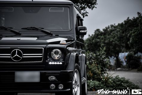 black Mercedes-Benz SUV mercedes-benz g500 #brabus #suv #luxury #black front view #5K #wallpaper #hdwallpaper #desktop Gwagon Mercedes Wallpaper, Mercedes Wallpaper 4k, Gwagon Mercedes, Black G Wagon, Mercedes Benz Suv, Luxury Cars Mercedes, Benz Suv, Mercedes Benz Wallpaper, Mercedes Benz G500