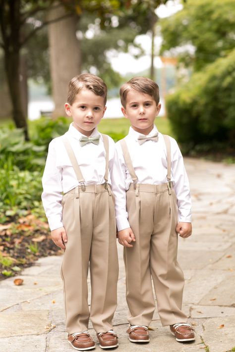 Ring Bearer Outfit Khaki Pants, Brown Ring Bearer Outfit, Gold Ring Bearer Outfit, Ring Barrier Outfit, Ring Bear Outfit, Ring Bearer Outfit Suspenders, Pageboy Outfits, Rustic Wedding Outdoor, Khaki Wedding