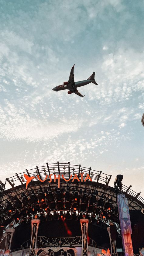 Airplane flying over at Ushuaia Ibiza Tomorrowland dimitri Vegas and like mike Ibiza Aesthetic Wallpaper, Ibiza Wallpaper, Ibiza Ushuaia, Ibiza Aesthetic, Ibiza Trip, Travel Ibiza, Ushuaia Ibiza, Ibiza Vibes, Ibiza Clubs