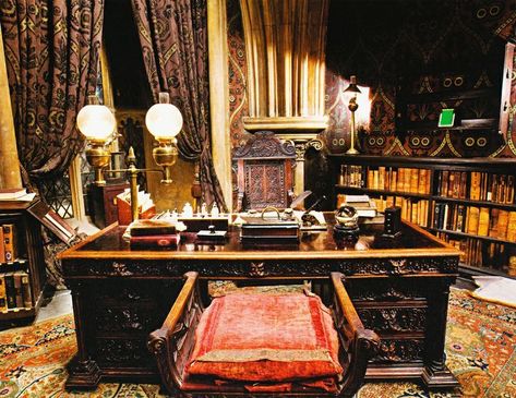 Horace Slughorn's office | Harry Potter Wiki | Fandom Harry Potter Office Decor, Harry Potter Interior, Harry Potter Office, Hogwarts Interior, Round Dinner Table, Large Sofas, Harry Potter Wiki, Harry Potter Room Decor, Harry Potter Set