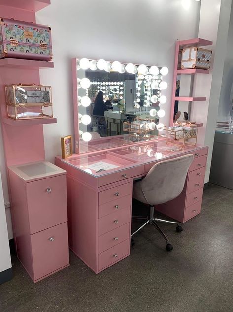 Pink Slaystation Vanity, Pink Vanity Bedroom, Pink Makeup Desk, Vanity Ideas Bedroom Pink, Vanity Ideas Bedroom Modern Luxury Pink, Pink Body Mirror, Cute Pink Vanity, Makeup Vanities Bedroom, Pink Mirror Aesthetic