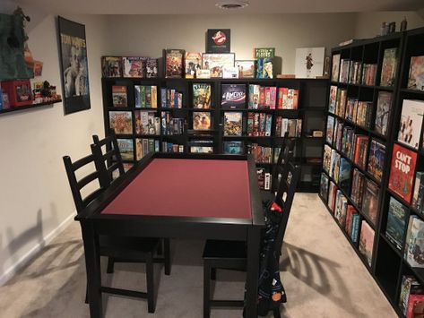 Video Game Living Room Ideas, Home Decor Game Room, Board Games Room Ideas, Basement Board Game Room, Board Game Organization Living Room, Board Gaming Room, Board Game Room Design, Board Game Room Ideas, Dnd Game Room