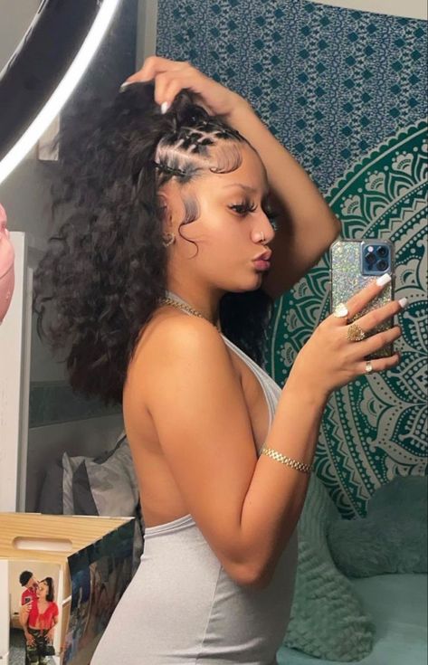 Hair Stly For Curly Hair, Braid And Quick Weave Hairstyles, Connect Ponytails Hairstyles Black Women, Simple Baddie Hairstyles Straight Hair, Half Up Half Done Curly Hair, Curly Hairstyles With Braids On Side, Rubber Band Front Curly Back, Curly Hair Braided Styles, Mixed Natural Hairstyles