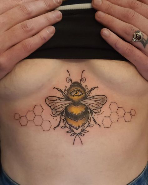 Queen Bee Tattoo Ideas, Under Chin Tattoos Women, Bee Tattoo Ideas, Queen Bee Tattoo, Bee Tattoos, Honeycomb Tattoo, Mama Tried, Underboob Tattoo, Women Inspiration