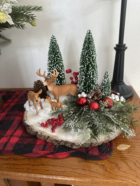 Reindeer Ideas For Christmas, Deer Christmas Centerpiece, Center Table Christmas Decor, Xmas Centerpiece Ideas, Diy Christmas Centerpieces, Christmas Centerpieces Cheap, Decor Centerpieces, Christmas Decorations Centerpiece, Christmas Centers