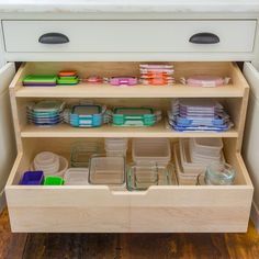 Tupperware, A Kitchen, Kitchen Organization, Kitchen Storage, Kitchens, Drawers, Kitchen Organisation