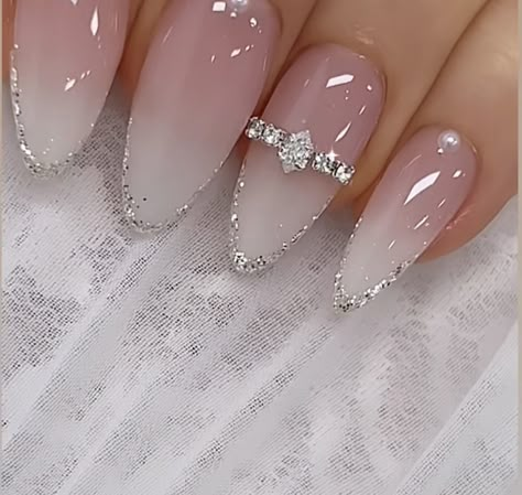 Nude Bridal Nails, Bride's Nails, Nails Navidad, White Nails With Gold, Wedding Day Nails, Bridal Nail Art, Hello Nails, Elegant Nail Designs, Fancy Nails Designs