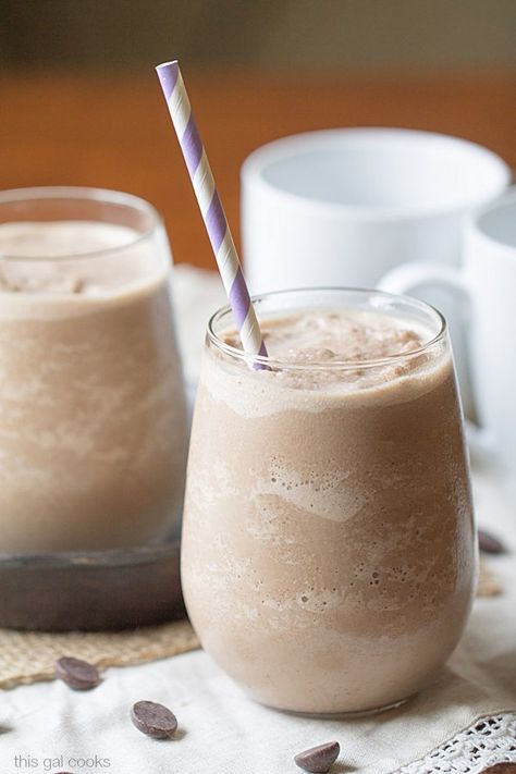 Banana Almond Mocha Shake on This Gal Cooks Mocha Shake, Smoothies And Shakes, Shakes Drinks, Healthy Shakes, Blender Recipes, Diet Vegetarian, Brewed Coffee, Smoothie Shakes, Shake Recipes