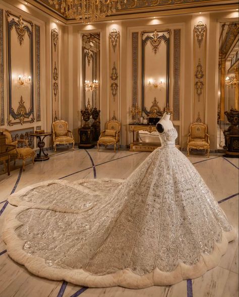 Wedding dress Zuhair Murad Wedding Dress, Lebanese Wedding Dress, Zuhair Murad Wedding, Wedding Dresses Zuhair Murad, Queen Wedding Dress, Lebanese Wedding, Ball Gowns Wedding Dress, Big Wedding Dresses, Fairy Wedding Dress