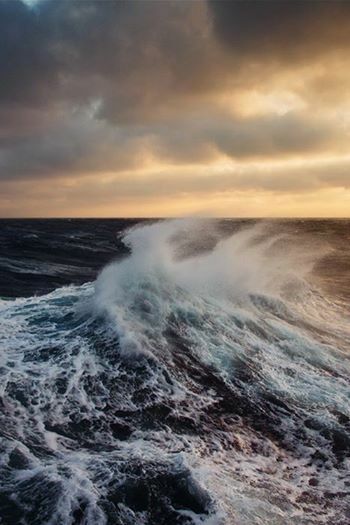 Wave Rushing Water, Water Aesthetic, Dream Beach, Sail Boat, Water Waves, Underwater Photography, In The Ocean, Ocean Life, Heaven On Earth