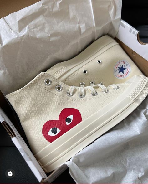 cdg converse Converse Play Outfit, Commes Des Garcons Converse, Heart Converse, Cdg Converse, Converse Comme Des Garcons, Converse Aesthetic, Play Converse, Cute Converse, Comme Des Garcons Converse