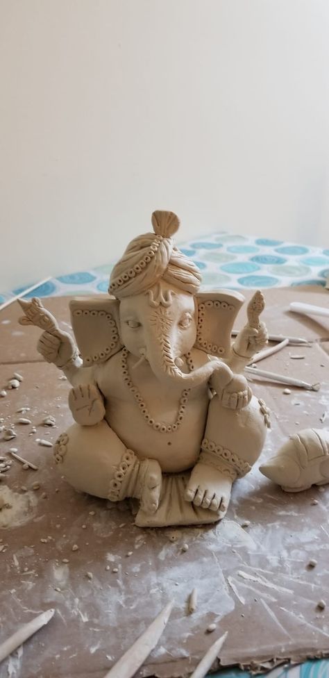 Diy Clay Ganpati, Ganpati Bappa Murti Making At Home, Clay Ganapati Idol, Mouldit Clay Ganesh Ji, Ganpati Murti Ideas, Homemade Ganesha Idol, Ganpati Clay Model Easy, Clay Art Ganesha, Easy Clay Ganesha