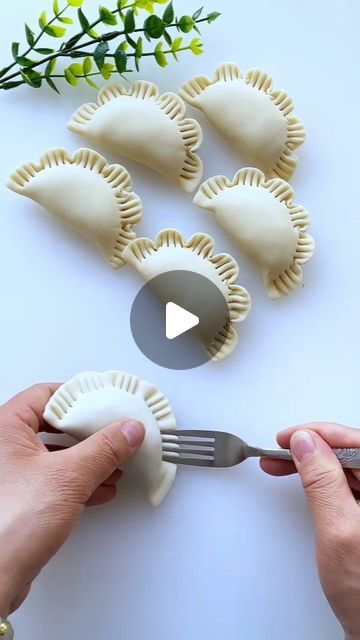 Dough Shapes, Puff Pastry Snacks, Resep Makanan Beku, Resepi Biskut, Folding Techniques, Pasta Fatta In Casa, Creative Food Art, Appetizers Easy Finger Food, Easy Food Art