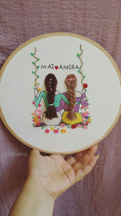 Friends embroidery Hoop Friends Embroidery Hoop, Embroidery Ring, Friends Embroidery, Portrait Embroidery, Embroidery Hoop Art Diy, Embroidery Hoop Crafts, Embroidery Hoop Wall Art, Diy Embroidery Designs, Diy Embroidery Patterns