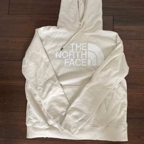 NorthFace Sweatshirt Northface Sweatshirt Womens, The North Face Sweatshirt, Manifesting Life, North Face Outfits, The North Face Hoodie, North Face Sweatshirt, Dump Ideas, North Face Sweater, North Face Hoodie