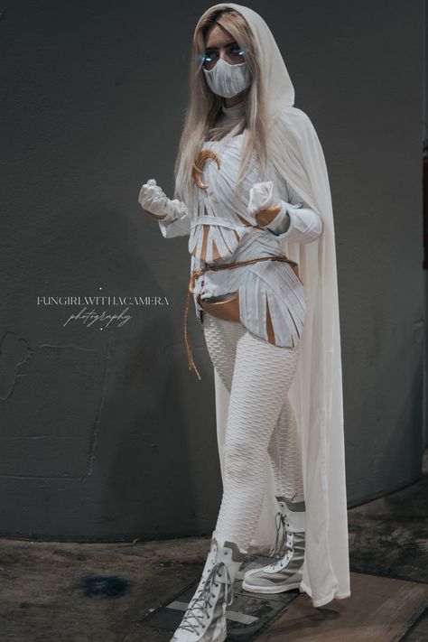 Moon Knight Costume Female, Moon Night Costume, Female Moon Knight Cosplay, Moonknight Cosplay Diy, Moon Knight Cosplay Diy, Moon Knight Costume Diy, Genderbent Cosplay, Moon Knight Cosplay, Gender Bend Cosplay