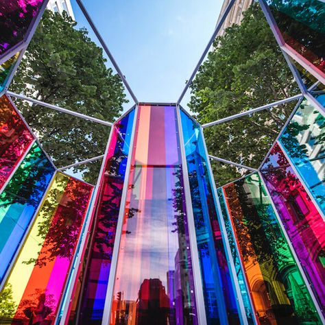 Immersive Sculptural Installation Explores the Relationship Between Color and Light Colored Shadow, Lights Artist, Glasgow School Of Art, Interactive Installation, Canary Wharf, Big Wheel, Back Art, Color Spectrum, Luminous Colours