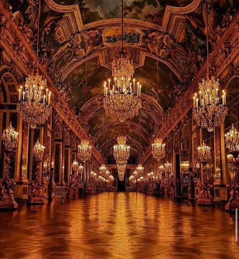 Fantasy Ballroom, Castle Ballroom, Small Bedroom Look Bigger, Ballroom Aesthetic, Castle Background, Tiny Room, Chateau Versailles, Palace Interior, Castle Aesthetic