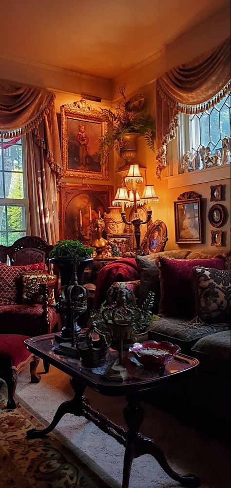 Modern Victorian Sofa, French Maximalist Decor, French Maximalism, Traditional Maximalist Decor, Whimsigothic Home, Naturalist Decor, Victorian Room, Victorian Home Decor, Deco Studio