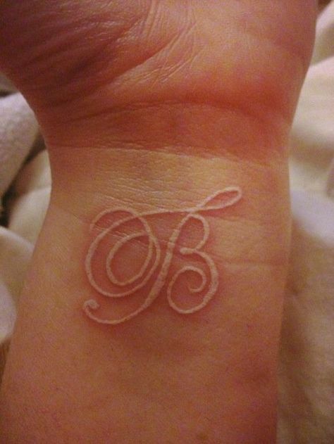 10 Awesome Letter Tattoo Ideas - Tattoo.com White Wrist Tattoos, Letter B Tattoo, Font Tato, Letters Tattoo, Diy Tattoo Permanent, Tattoo White, Permanente Make-up, Letter Tattoo, The Letter B