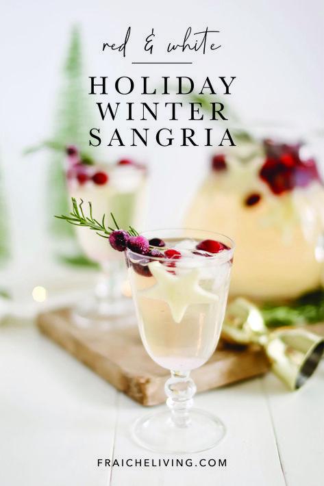 Wine Based Christmas Drinks, Holiday Winter Sangria, White Wine Christmas Drink, Wine Spritzer Recipe Holidays, Winter White Sangria Recipe, Snow Globe Sangria, Winter Spritzer Drinks, White Winter Sangria, White Wine Christmas Sangria