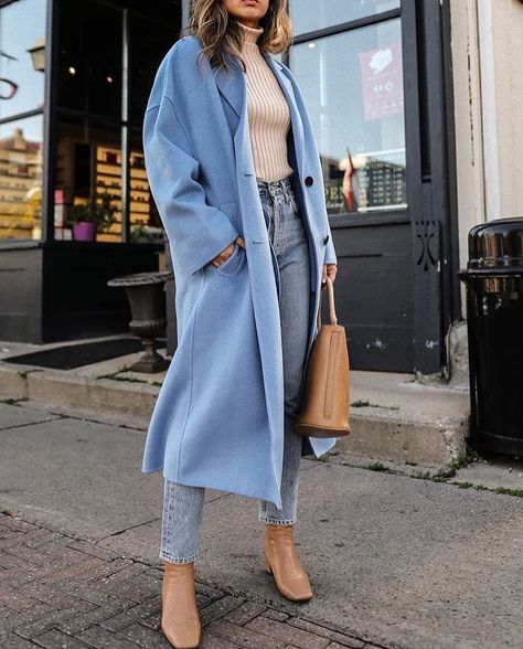 @thatsotee  #fashion #style #ootd #outfitoftheday #look #outfit #lookoftheday #lookbook #lookbooklookbook #instafashion #fashionista #trend… Blue Coat Outfit, Fall Fashion Coats, Jeans Street Style, Blue Coat, Blue Coats, Fall Coat, Coat Outfits, Fashion Seasons, Outfit Idea