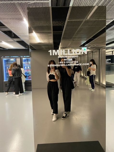 dancer dressed in black sweatpants and white croptop poses in front of mirror for a mirror selfie at 1million dance studio in seoul, south korea Korean Dance Studio, Korean Vision Board, Korea Vision Board, Dancer Vision Board, Kpop Vision Board, Dance Vision Board, 1 Million Dance Studio, Dancer Vibes, Korea Dance