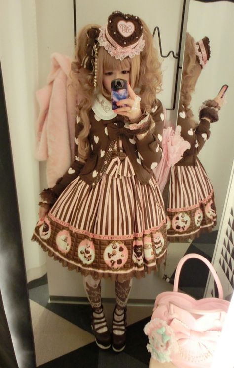 Angelic Pretty - Melty Chocolate Neapolitan Core, Choco Girl, Wine Instagram, Chocolate Shoes, Choco Biscuit, Lolita Outfits, Pink Chocolate, Chocolate Mint, Style Savvy