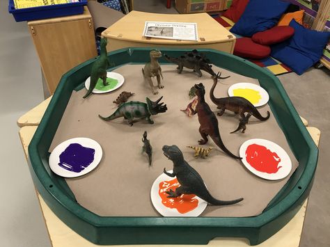 Nursery Mark Making Activities, Art Ideas Eyfs, Painting Ideas Eyfs, Nursery Activities 0-2, Turf Tray Ideas Preschool, Dinosaur Activities For Infants, Tuf Tray Ideas, Nursery Tray Ideas, Diy Tuff Tray