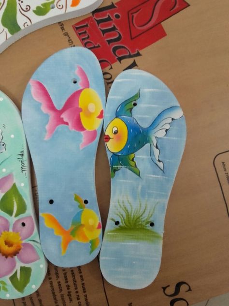 Lindinho  amei ... Jokes Pics, Womens Flip Flop, Decoupage, Flip Flops, Sandals, Art