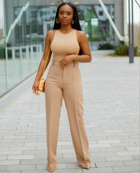 Cute Professional Outfits, Buisness Casual, Nude Outfits, Look Zara, Monochromatic Fashion, Professional Outfits Women, Business Outfits Women, Stylish Work Attire, Office Outfits Women