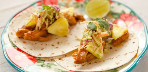 Pineapple Chicken Tacos By Ree Drummond Pineapple Chicken Tacos, Pineapple Tacos, Chicken Tacos Recipe, Coquille St Jacques, Chicken Taco Recipes, Broccoli Slaw, Pineapple Chicken, Hamburger Helper, Pioneer Woman Recipes