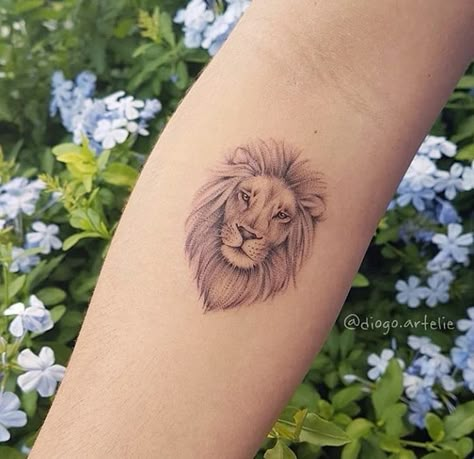 Simple Lion Face Tattoo, Leo Face Tattoo, Small Leo Lion Tattoo, Pretty Lion Tattoo, Lion Face Tattoo For Women, Lion Wrist Tattoo Women, Micro Lion Tattoo, Lion Tattoo Feminine, Lion Tattoo Aesthetic