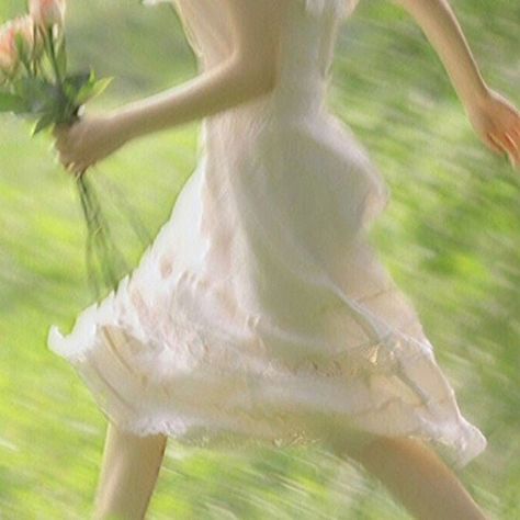 Dreamy Blurry Aesthetic, Soft Blurry Aesthetic, Ethereal Dress Aesthetic, Anisa Core, Blurry Photoshoot, Ethereal Pictures, Flowy Dress Aesthetic, Fairy Moodboard, Flowy Aesthetic