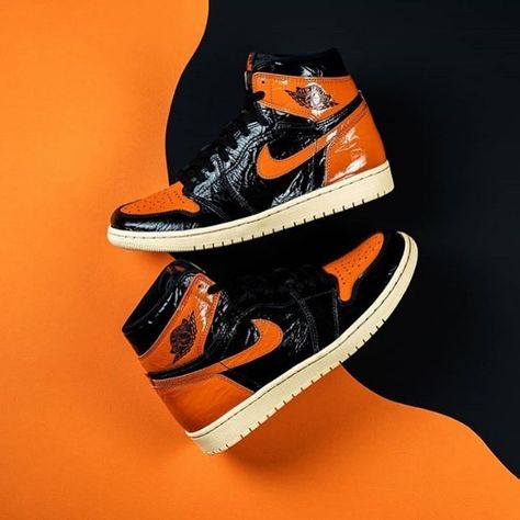 Halloween Jordans, Jordan 1 Orange, Sepatu Air Jordan, Orange Jordan, Urban Shoes, Shattered Backboard, Sneaker Nike, Halloween Shoes, Jordan Shoes Girls