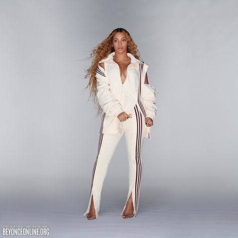 Ivy Park - Beyoncé Online Photo Gallery Ivy Park Beyonce, Beyonce Coachella, Yeezy Fashion, Adidas X Ivy Park, Beyonce Knowles Carter, Beyoncé Giselle Knowles-carter, Beyoncé Giselle Knowles, Online Photo Gallery, Beyonce Queen