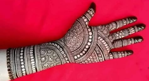 Mehendhi Designs Simple Easy Full Hand, Mehadi Degine Simple, Medhini Designs, Medhini Designs Front Side, Beautiful Simple Mehndi Design, Front Mehndi, Short Mehndi Design, Palm Mehndi, Simple Mehendi