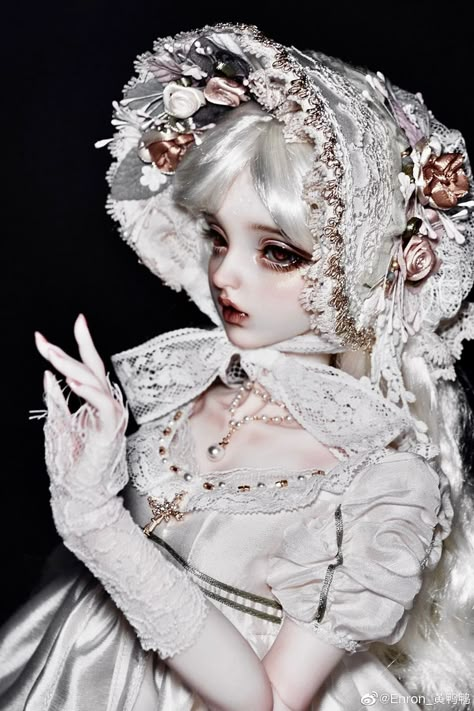 Porcelain Doll Aesthetic, Dolls Reference, Pose Reference Drawing, Doll Reference, Doll Garden, Smart Dolls, Doll Plushies, Fantasy Art Dolls, Doll Aesthetic