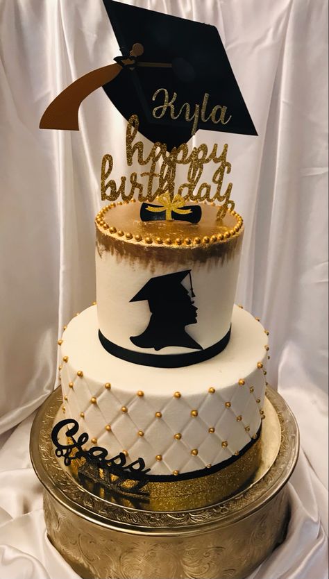 Prom Cake, Simple Graduation Cakes, High School Graduation Cakes, Graduation Cartoon, Graduation Cake Designs, Chess Cake, Football Cake Toppers, Graduation Party Cake, Cake Cups