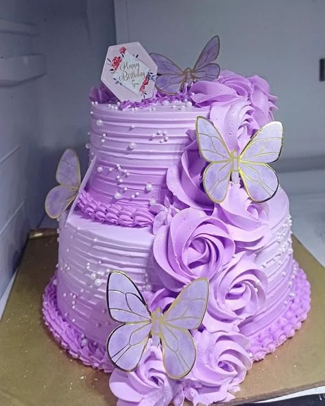 Cake For Quince, Purple 21st Birthday, Cute Birthday Cake Ideas, Purple Butterfly Cake, Butterfly Birthday Cake, Cake Designs For Kids, Purple Cakes Birthday, Indoor Birthday, Butterfly Birthday Cakes