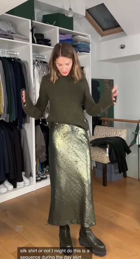 Trinny Woodall Outfit, Trinny Woodall Style 2024, Trinny Woodall Style, Trinny Woodall, Color Coordination, Cute Work Outfits, Colour Inspiration, Winter Outfit Inspiration, Coordinating Colors