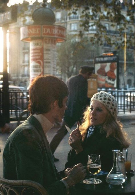 60s Couple, 80s Couple, 70s Couple, Paris 1970, Bruno Barbey, Paris Mood, Paris Couple, Old Paris, Paris Aesthetic