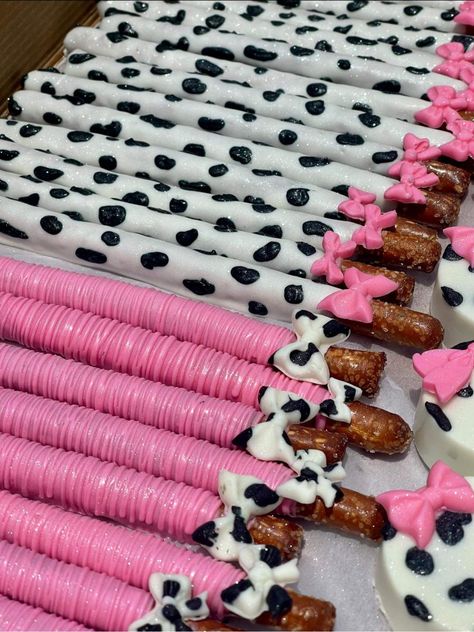 Rodeo Party Food Ideas, My First Rodeo Birthday Girl Food, Cow Print Desserts, Cowgirl Baby Shower Theme, Cow Food, Cowgirl Baby Showers, Rodeo Birthday Parties, Rodeo Party, Cowboy Baby Shower