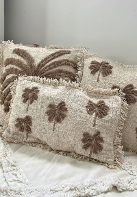 Beautiful pillow cover designs ideas Insect Jewelry Design, Pelmet Designs, Diy Chair Covers, Beaded Pillow, Cushion Embroidery, Modern Coastal Decor, Sewing Cushions, White Bohemian, Cushion Cover Designs