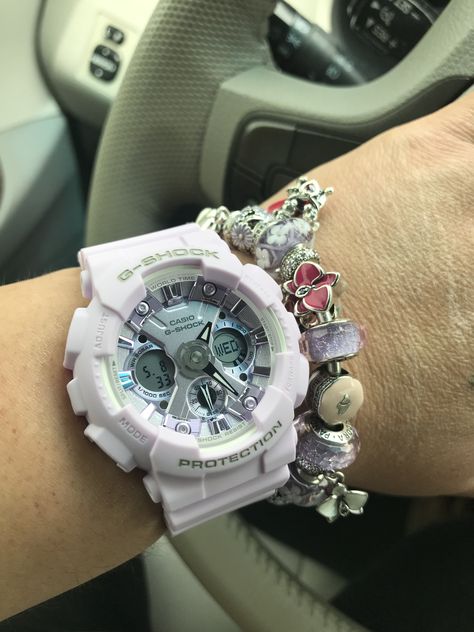 G Shock Watches Women Outfits, G Shock Aesthetic, Gshock Watch Women, G Shock Watches Women, G Shock Watch, Hard Jewelry, Apple Watch Accessories Bands, Pretty Watches, Cute Piercings