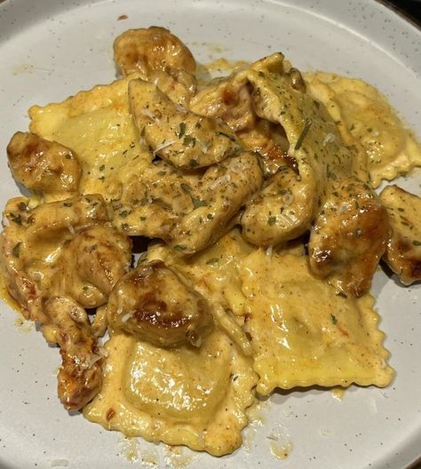 Aldi Nerd Community RECIPE GROUP!!! | Marry me chicken and ravioli…. | Facebook Marry Me Chicken And Ravioli, Marry Me Chicken Ravioli, Chicken Ravioli Recipe, Chicken And Ravioli, Chicken Ravioli, Chicken Alfredo Bake, Chicken And Cheese, Marry Me Chicken, Cheese Ravioli