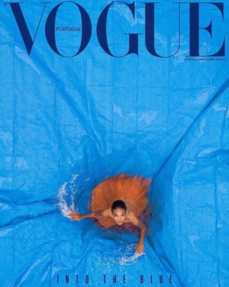 Vogue Portugal, Mode Editorials, Vogue Magazine Covers, Blue October, 타이포그래피 포스터 디자인, Fashion Magazine Cover, Fashion Cover, Vogue Covers, Vogue Magazine